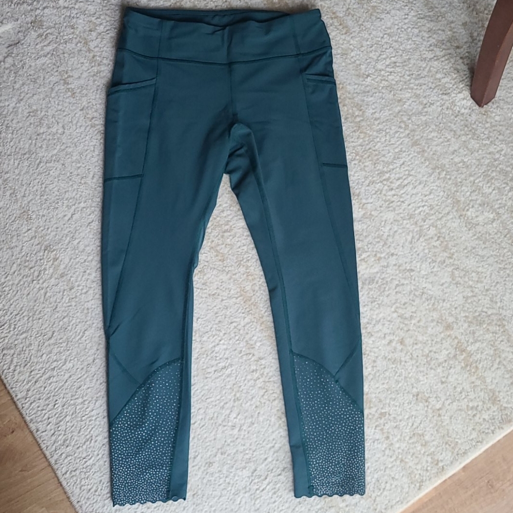 LULULEMON Legging w/ Calf Detail SIZE 8